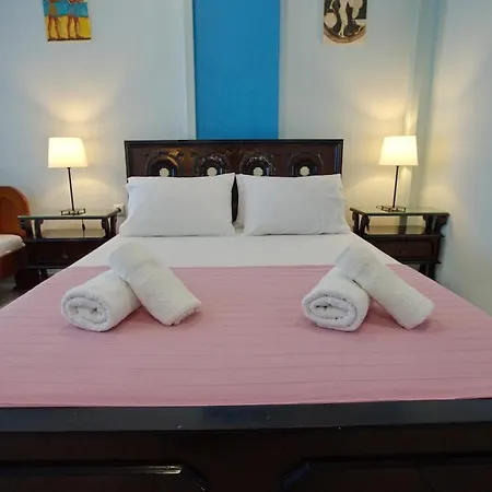 Mary's Апартаменты *